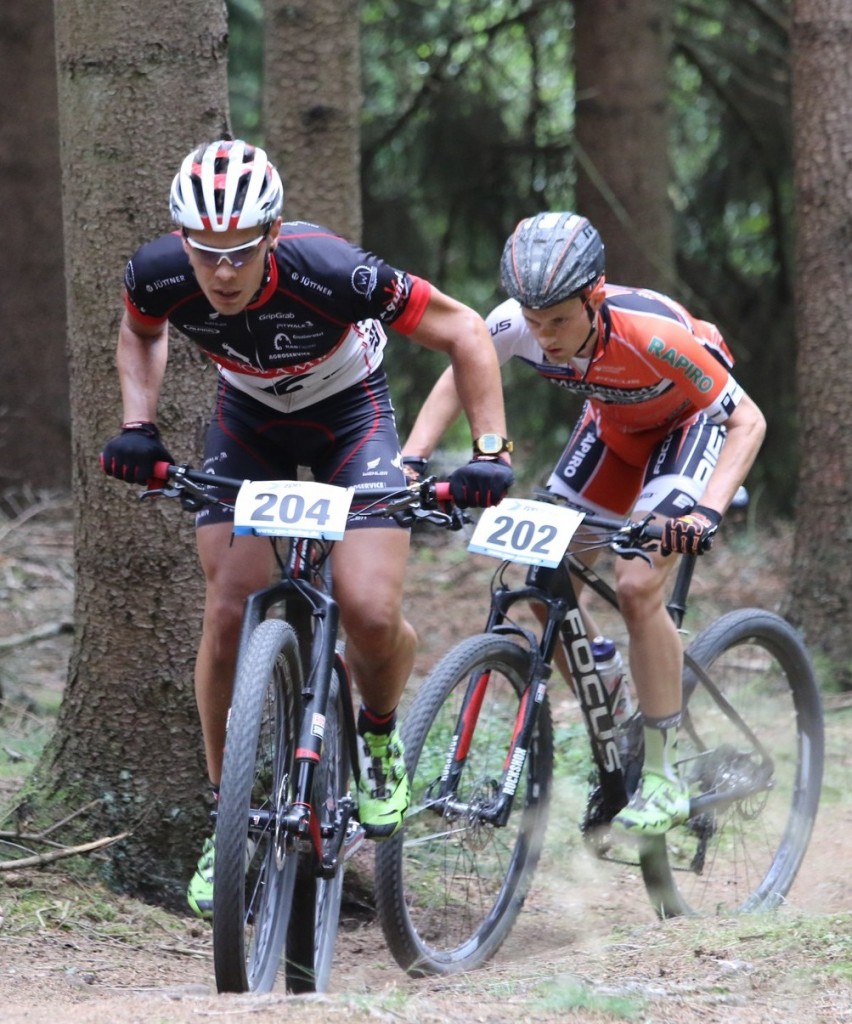 Tommy liefert sich mit hartes Duell mit Max Feger