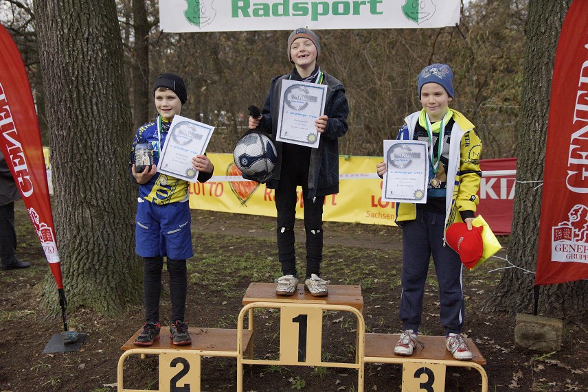 Zahnlücke macht schnell: Paul vor Richard und Niklas in der U11