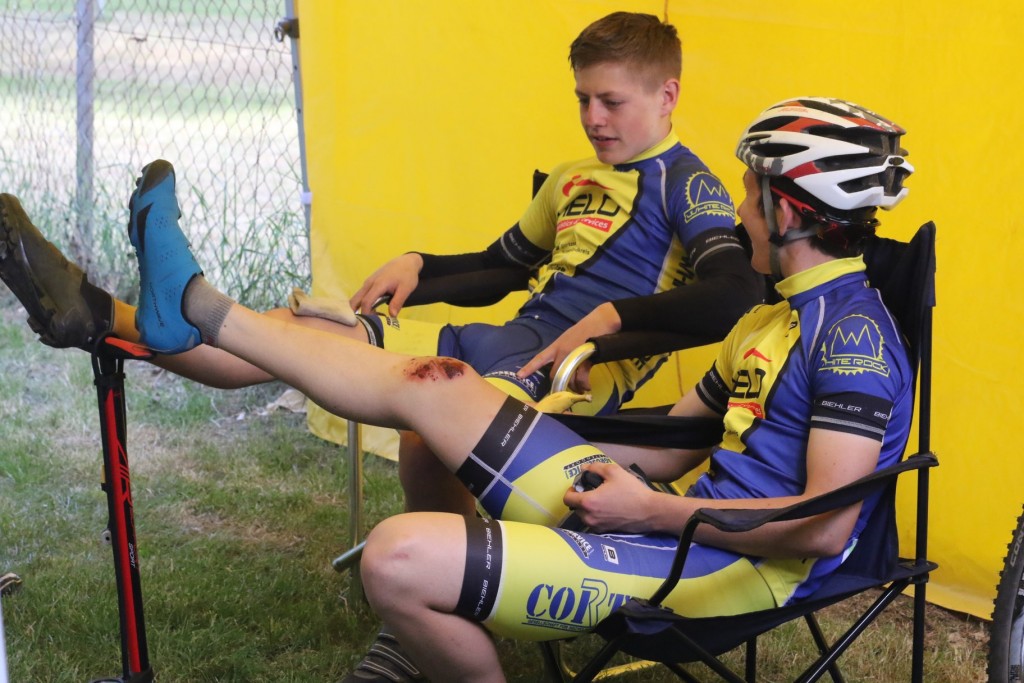 Zwei kaputte Knie: Gregor und Nick